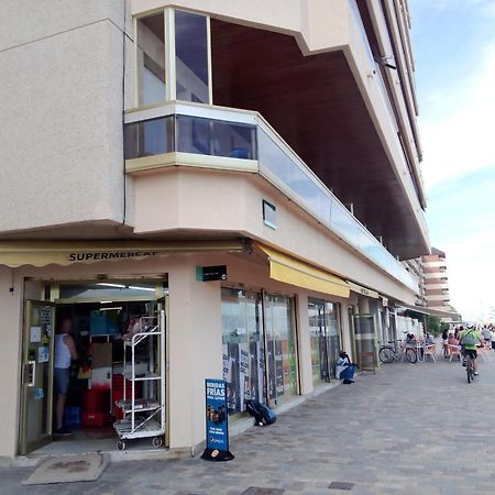 Acogedor Y Amplio Apartamento Familiar A Pie De Playa Calafell Zewnętrze zdjęcie