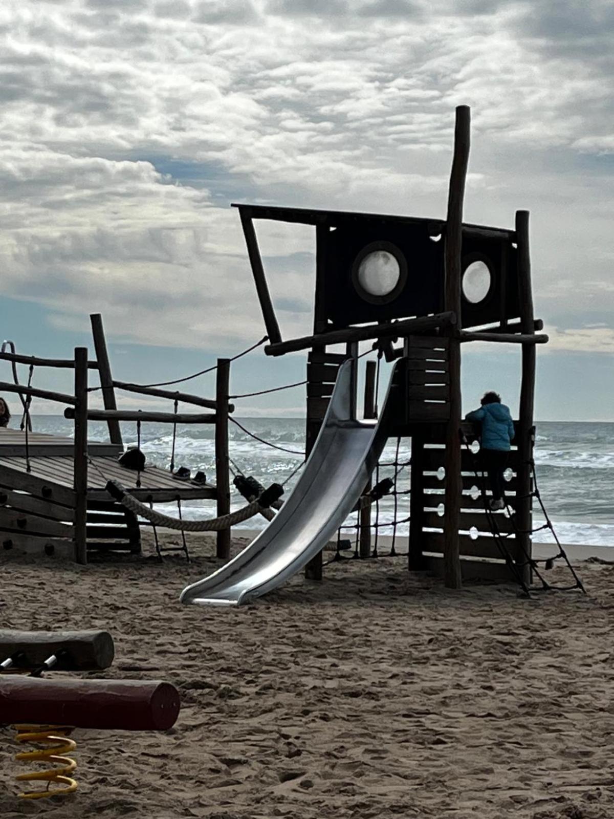 Acogedor Y Amplio Apartamento Familiar A Pie De Playa Calafell Zewnętrze zdjęcie