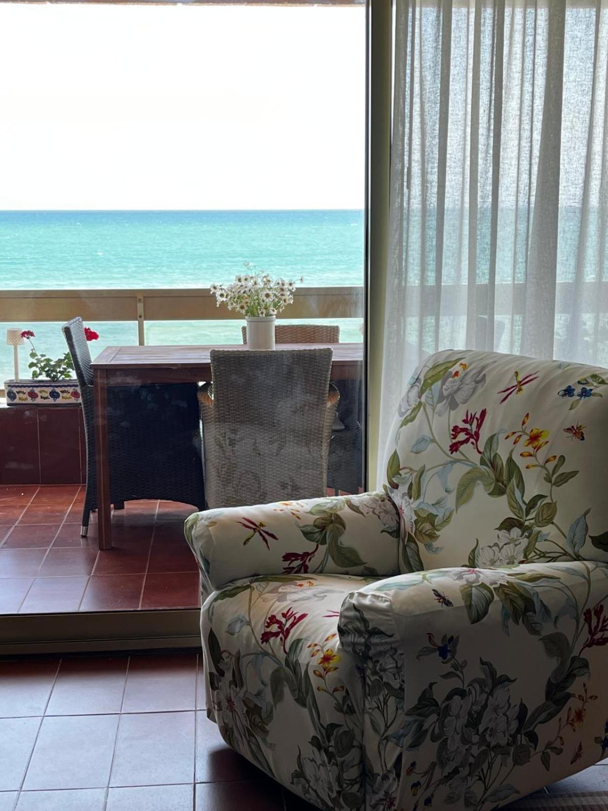 Acogedor Y Amplio Apartamento Familiar A Pie De Playa Calafell Zewnętrze zdjęcie