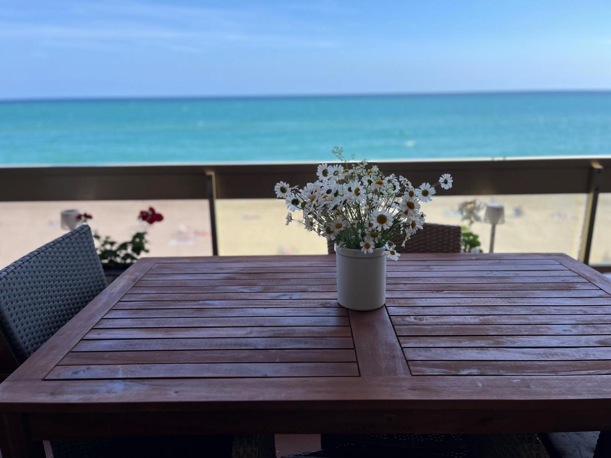 Acogedor Y Amplio Apartamento Familiar A Pie De Playa Calafell Zewnętrze zdjęcie