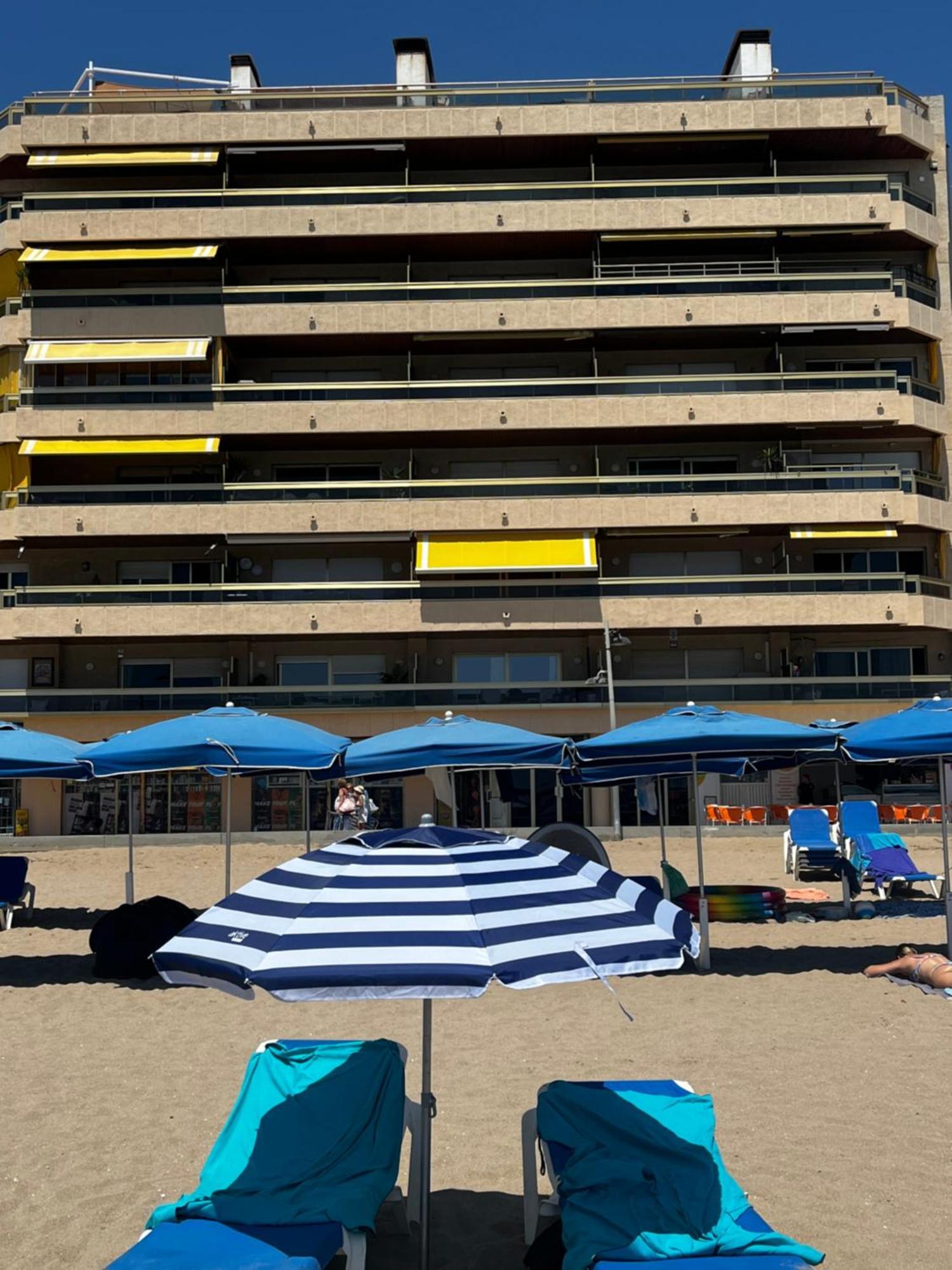 Acogedor Y Amplio Apartamento Familiar A Pie De Playa Calafell Zewnętrze zdjęcie
